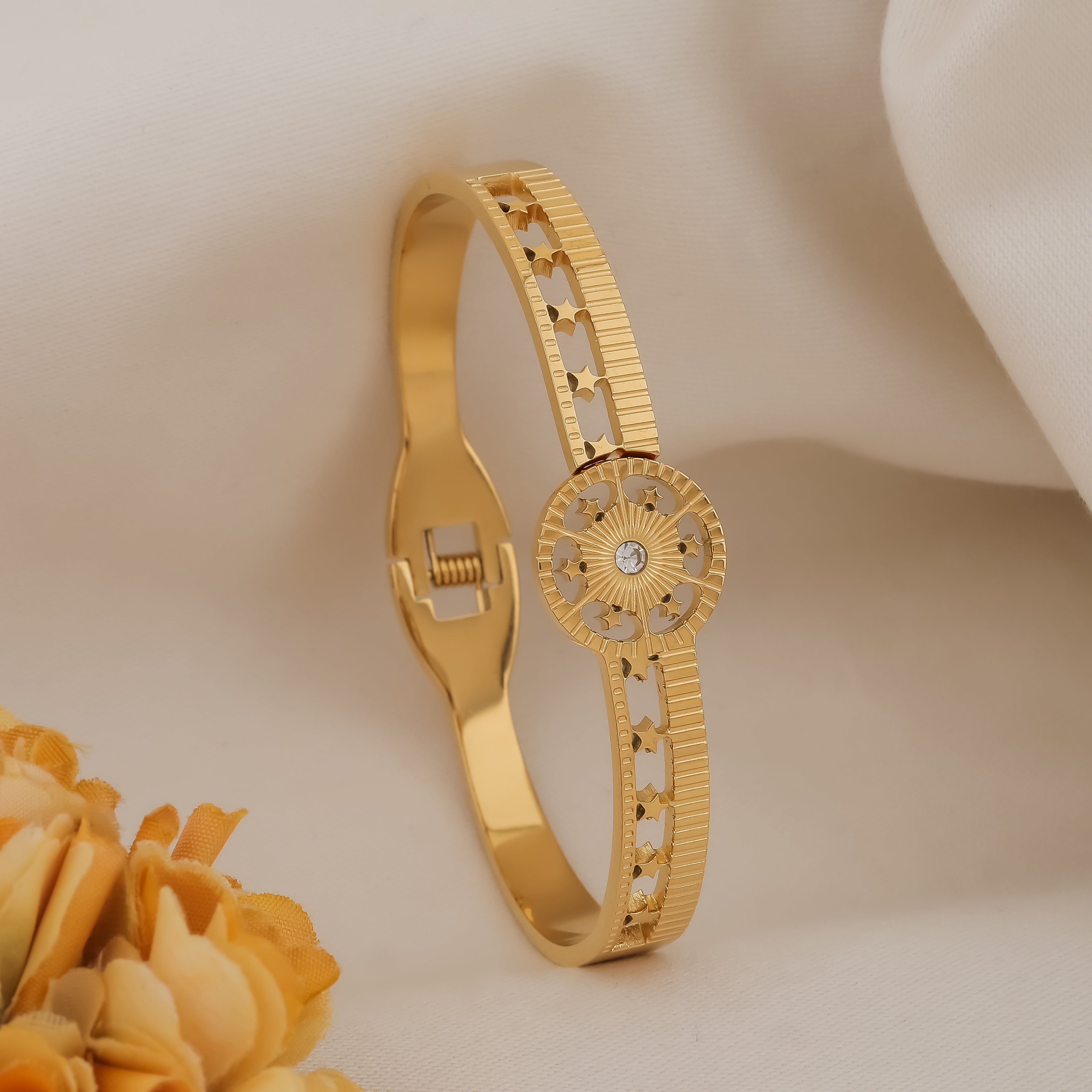 Gleaming Spark Bracelet