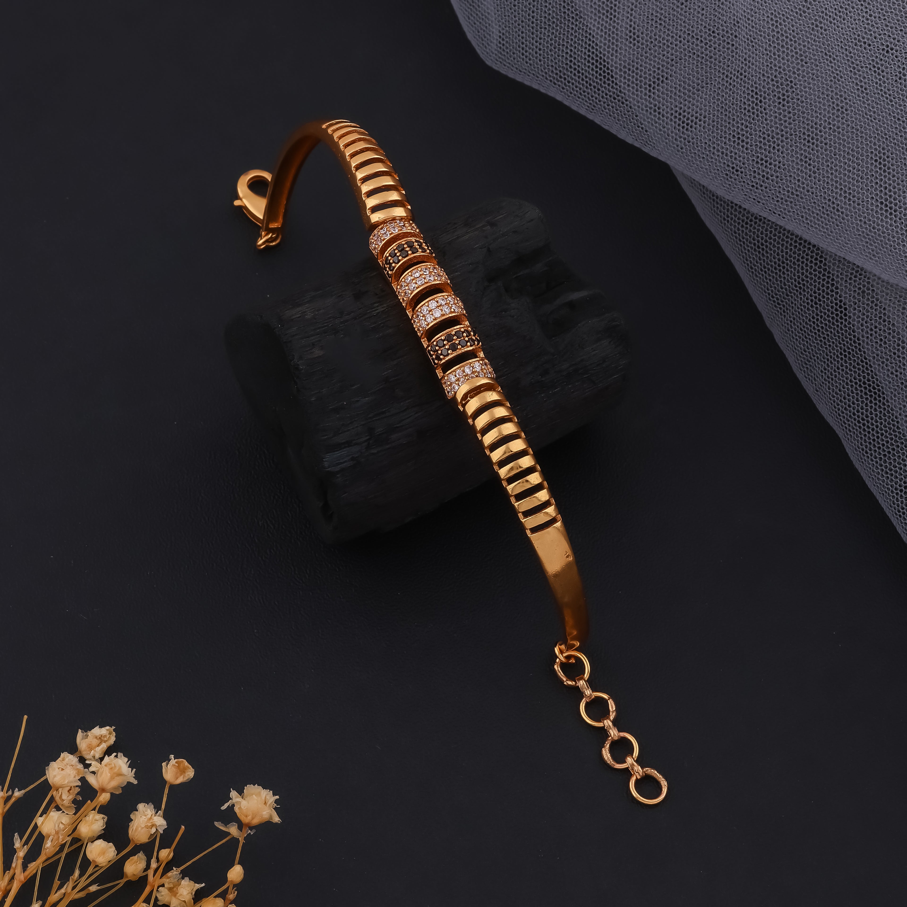 Prisma Curve Bracelet