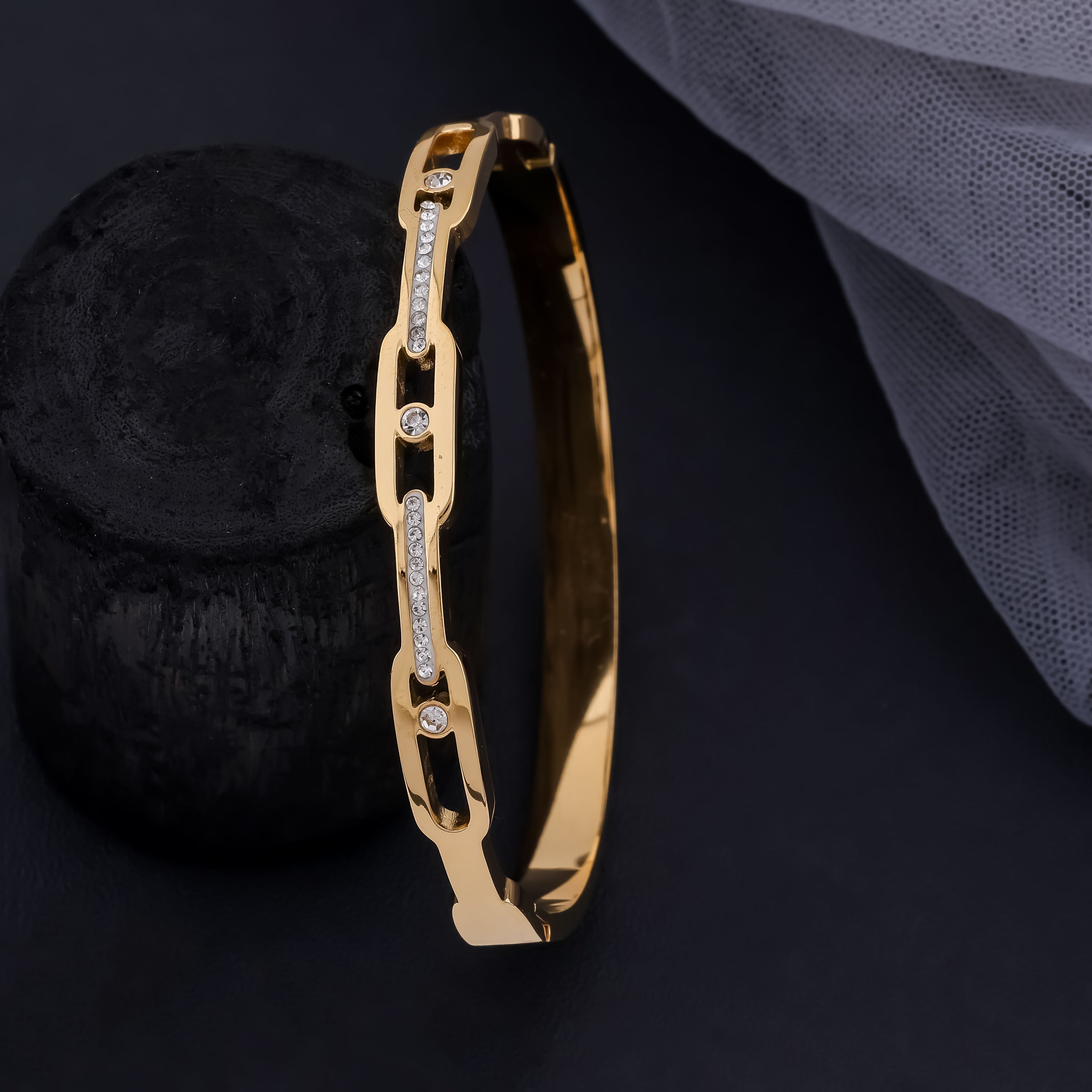 Celesta Loop Bracelet