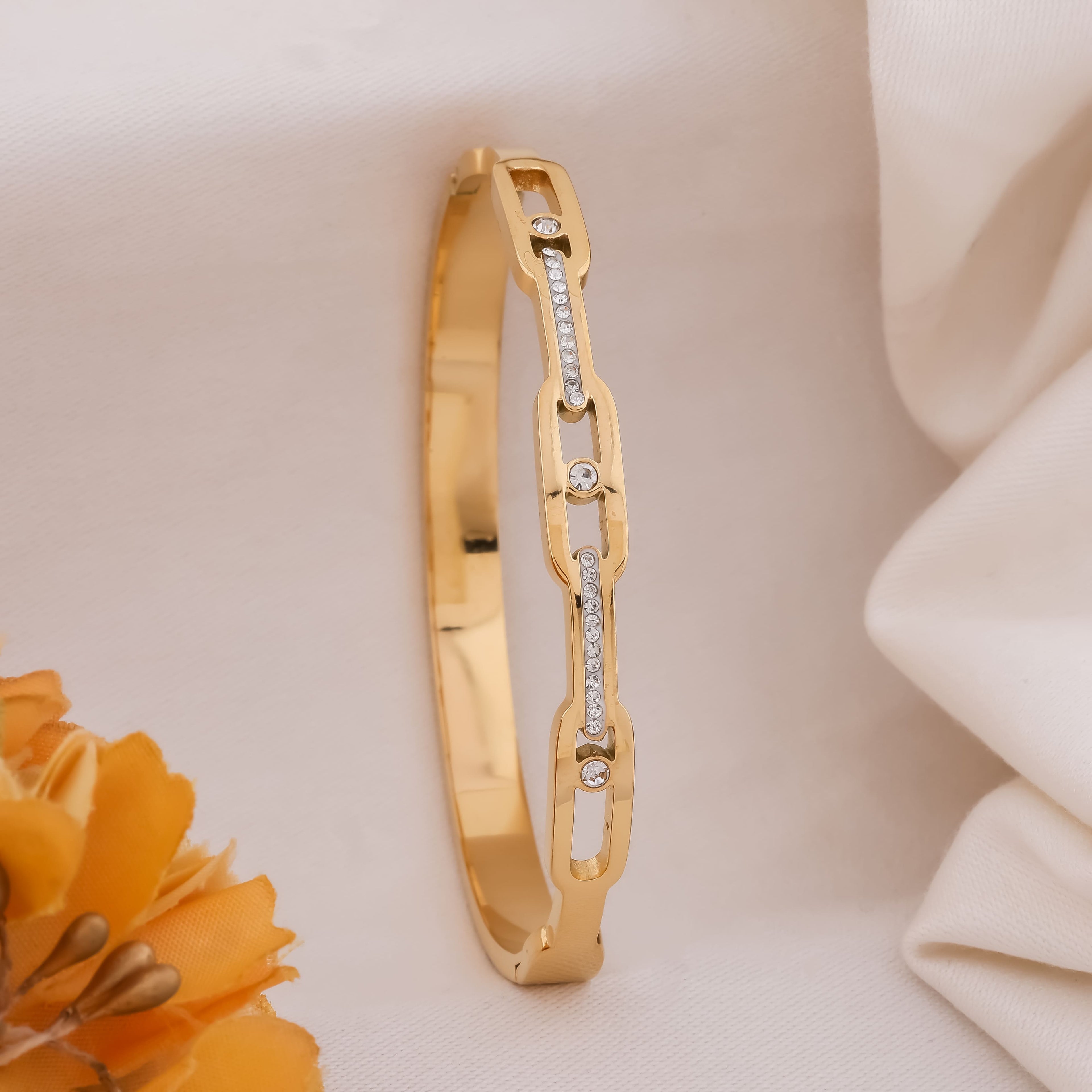 Celesta Loop Bracelet